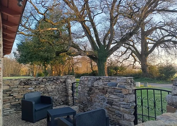 Les 3 Petits Porcelets 펜션 미실락